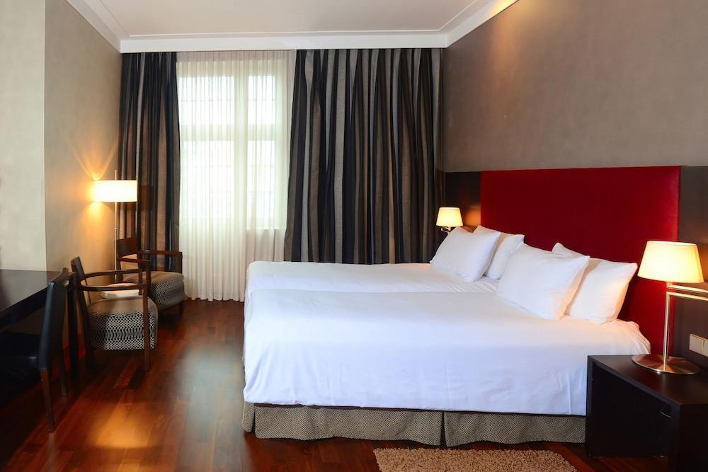 Hotel Nh Познань Экстерьер фото
