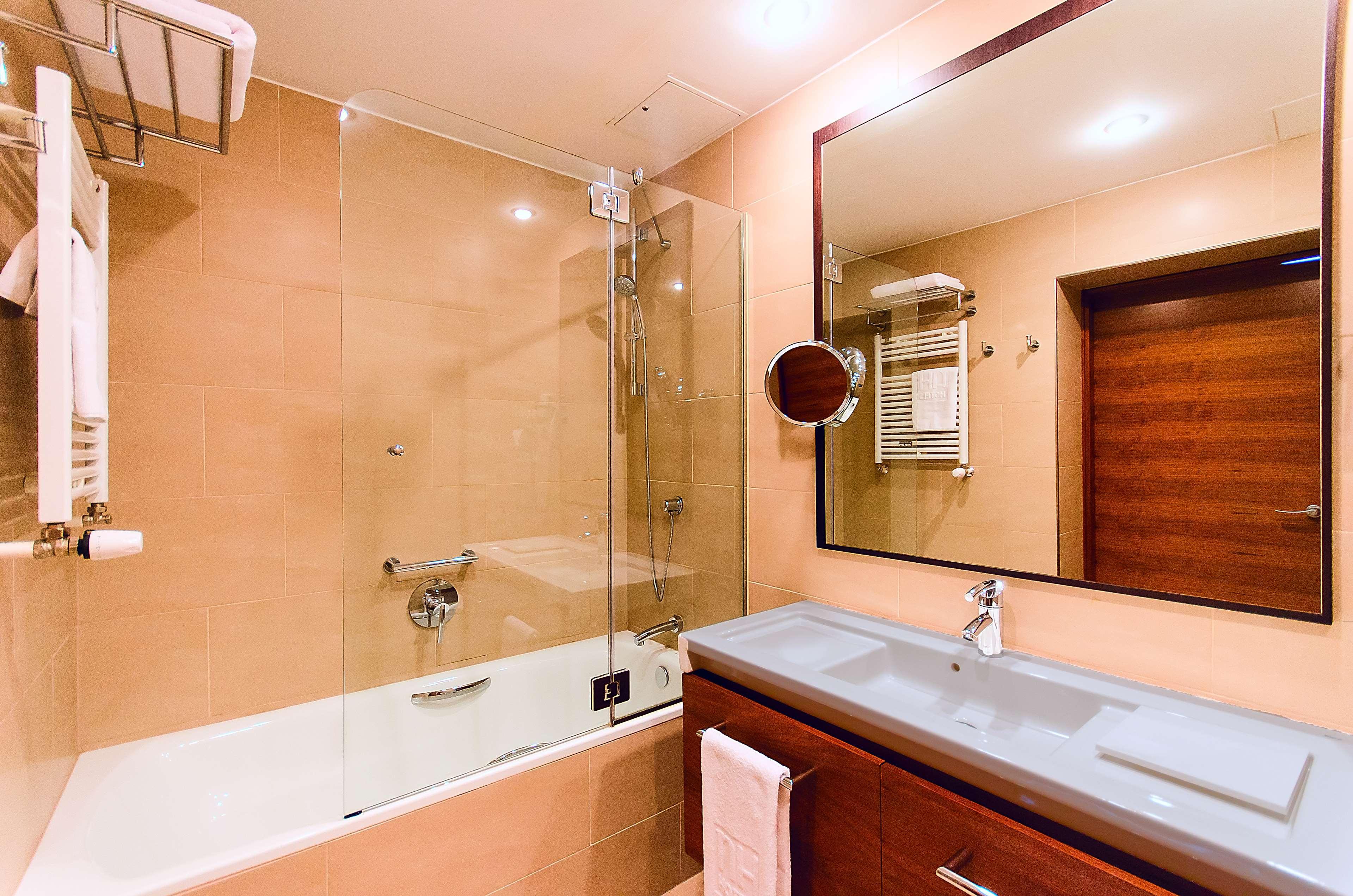 Hotel Nh Познань Экстерьер фото