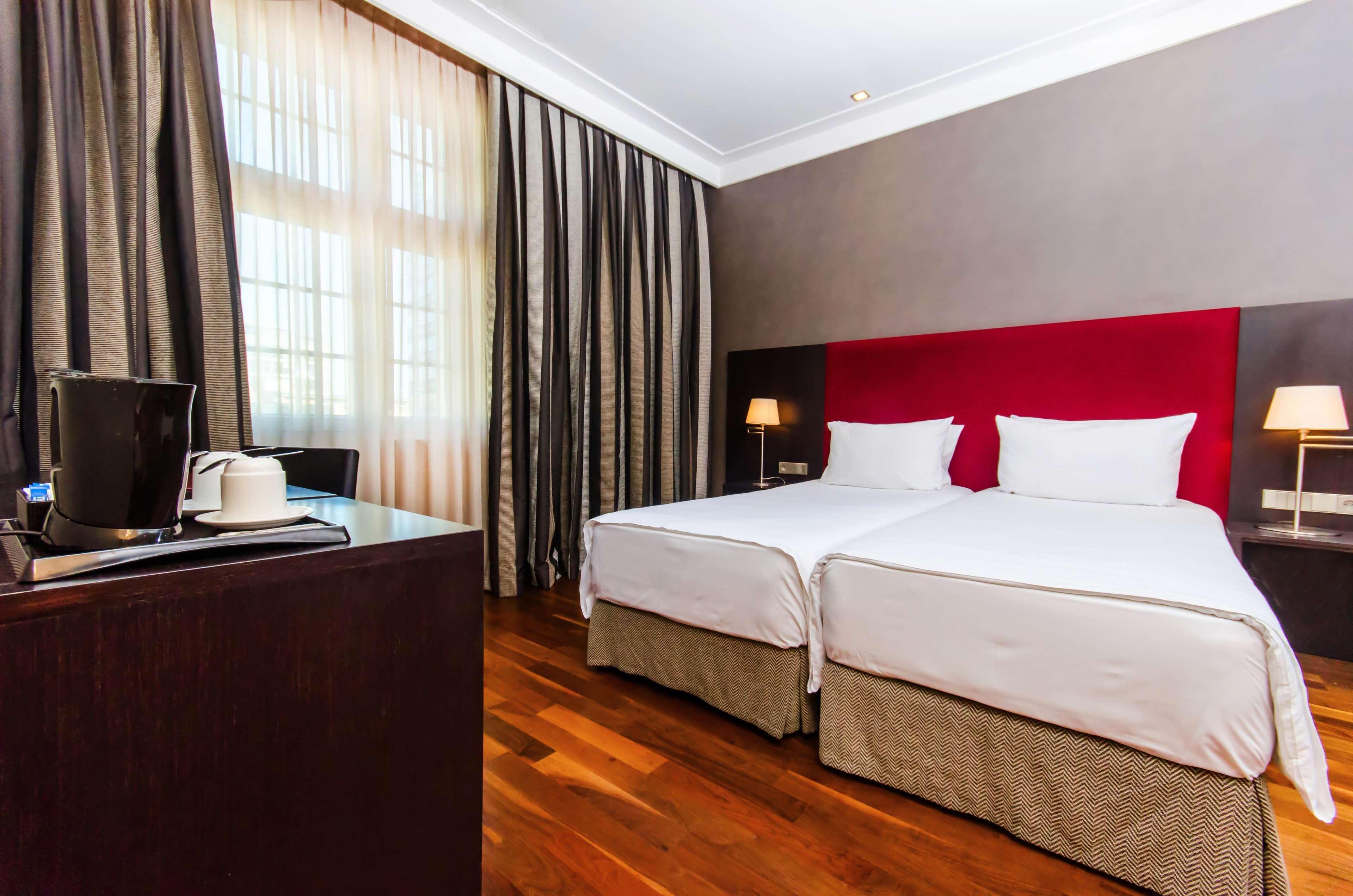 Hotel Nh Познань Экстерьер фото