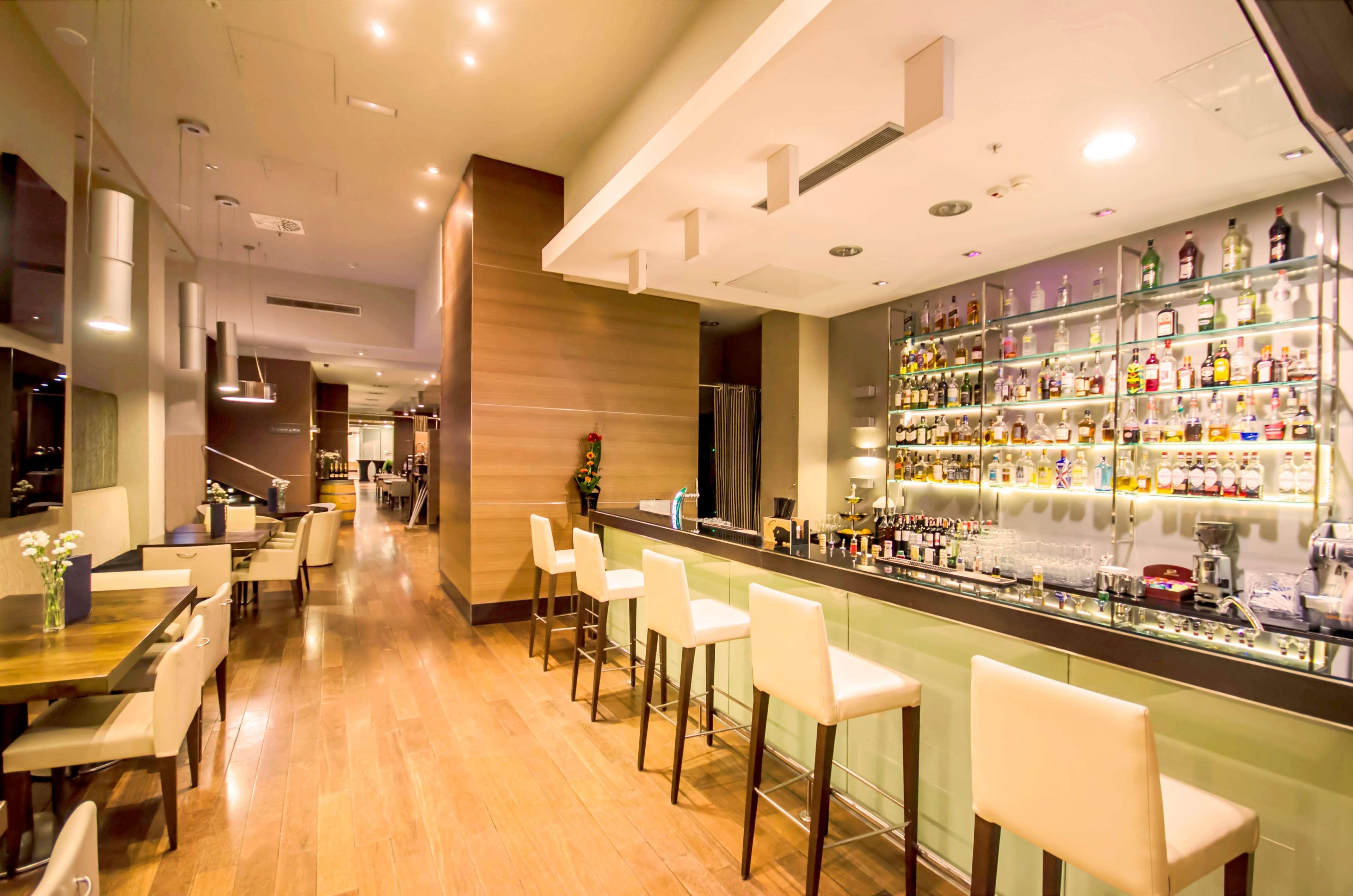 Hotel Nh Познань Экстерьер фото