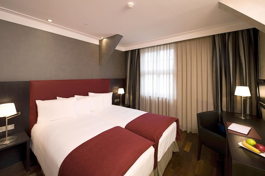 Hotel Nh Познань Номер фото