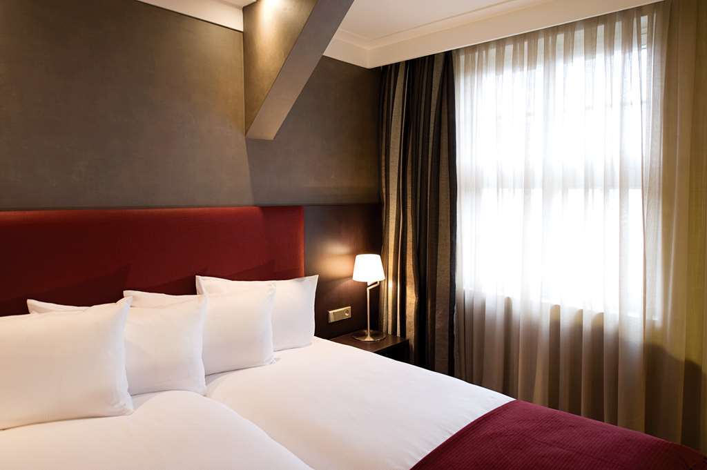 Hotel Nh Познань Экстерьер фото