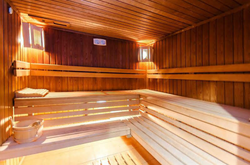 Hotel Nh Познань Экстерьер фото