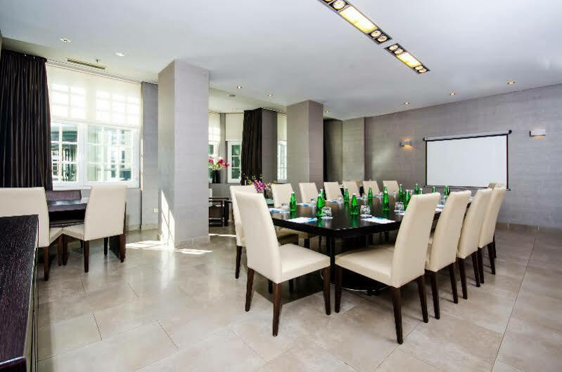 Hotel Nh Познань Экстерьер фото